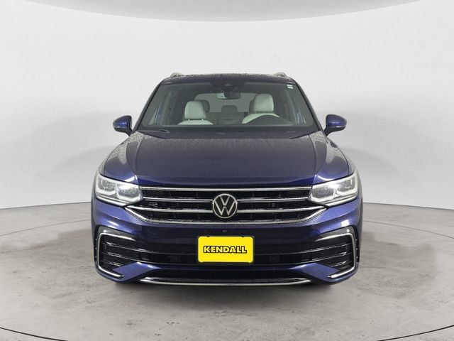 Used 2023 Volkswagen Tiguan SEL R-Line AWD/4WD image 2