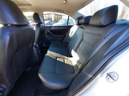 Used 2012 Volkswagen Jetta SE image 9