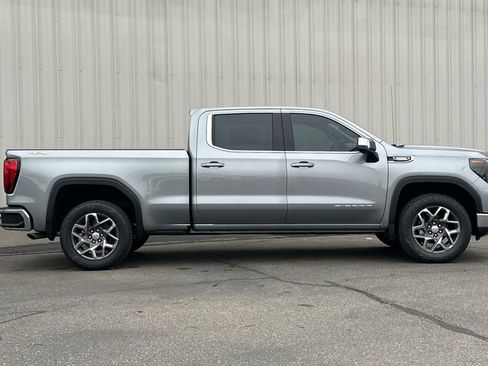 New 2026 GMC Sierra 1500 SLE w/ Preferred Package image 4