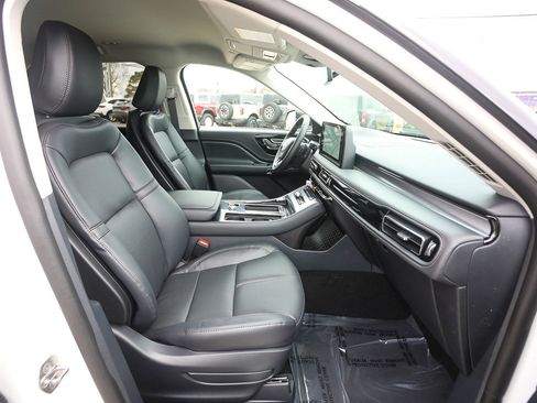 New 2026 Lincoln Aviator AWD image 20