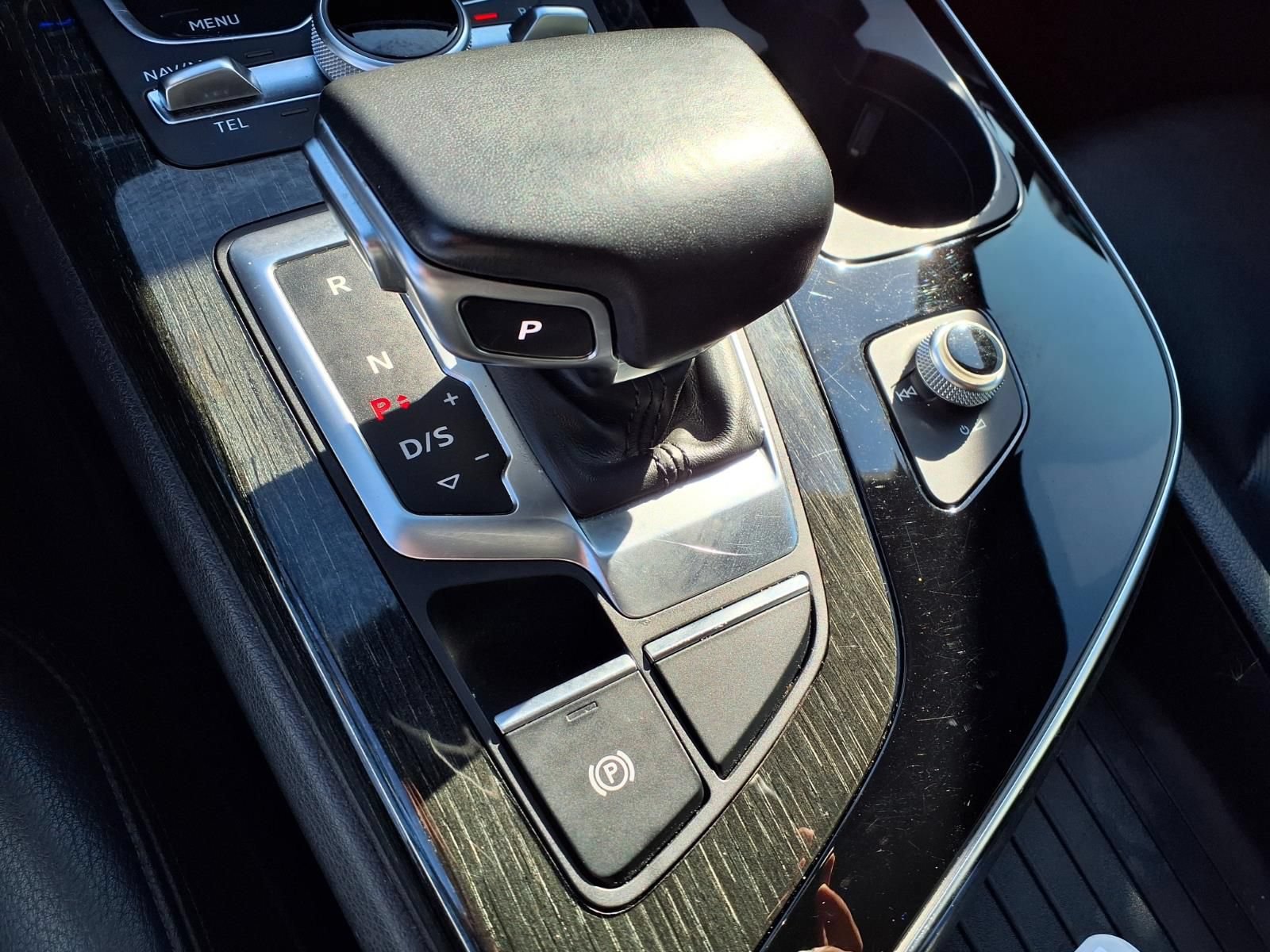 Used 2018 Audi Q7 3.0T Prestige w/ Prestige Package AWD/4WD image 18