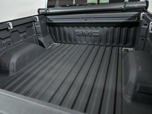 Used 2024 GMC Sierra 1500 SLT w/ SLT Premium Plus Package AWD/4WD image 9