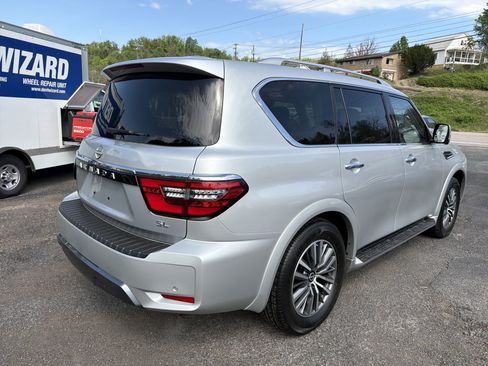 Used 2024 Nissan Armada SL w/ Captain's Chairs Package AWD/4WD image 4