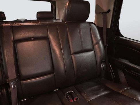 Used 2013 Chevrolet Tahoe LT w/ Luxury Package AWD/4WD image 34