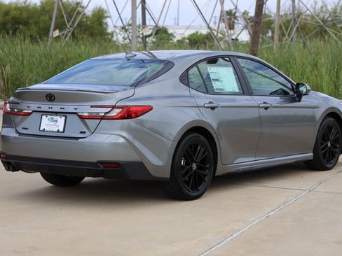 New 2026 Toyota Camry SE image 8