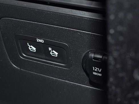 Used 2024 Kia Sorento S image 39