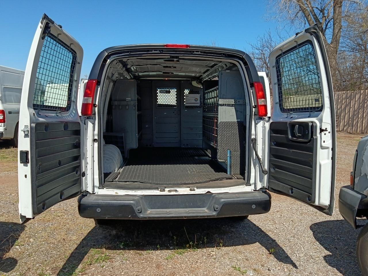 Used 2018 GMC Savana 2500 w/ Driver Convenience Package RWD image 26