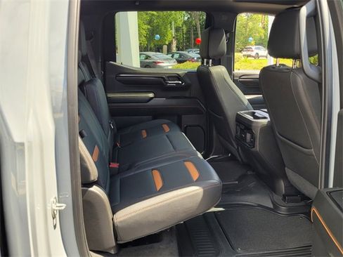 Used 2024 GMC Sierra 1500 AT4 w/ Technology Package image 15