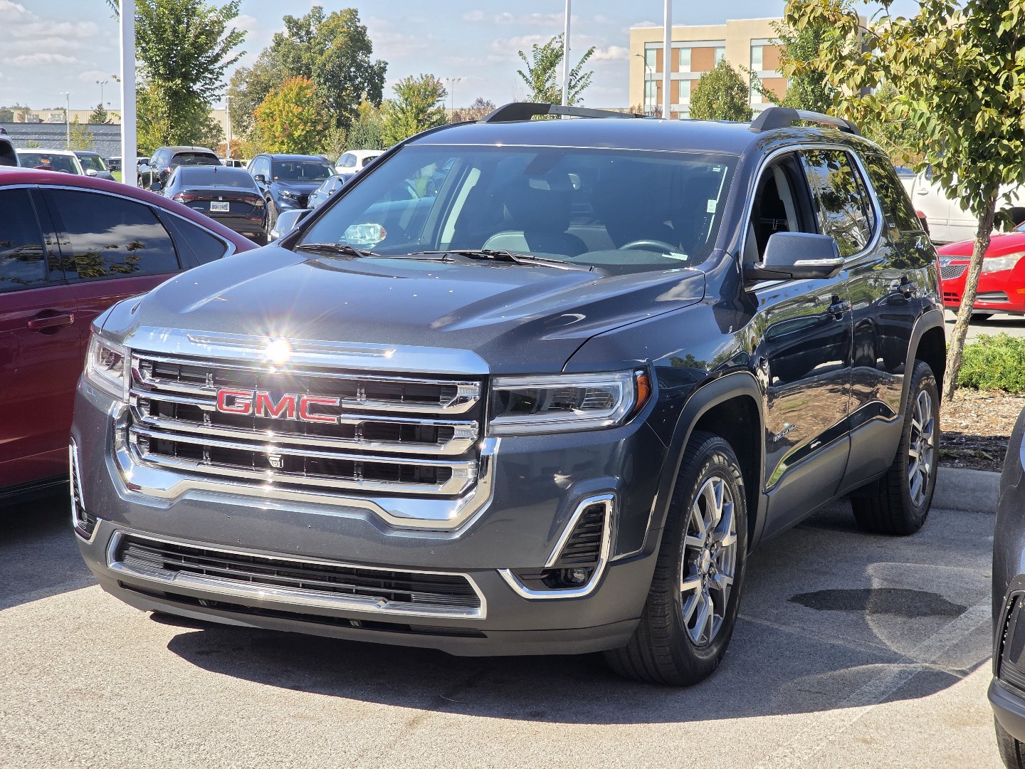 Used 2020 GMC Acadia SLT w/ Premium Package AWD/4WD image 4