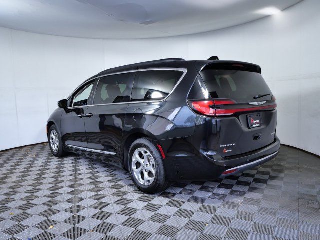 Used 2023 Chrysler Pacifica Limited FWD image 4