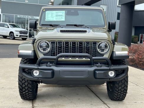 New 2026 Jeep Gladiator Sport image 2