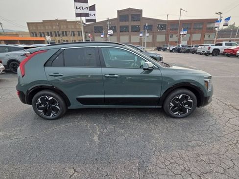 New 2026 Kia Niro Wind w/ Wind Preserve Package FWD image 8