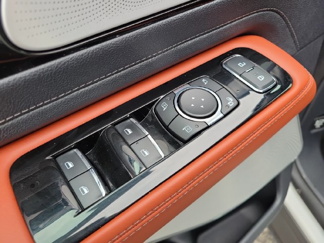 Used 2025 Lincoln Aviator Reserve w/ Equipment Group 201A AWD/4WD image 8