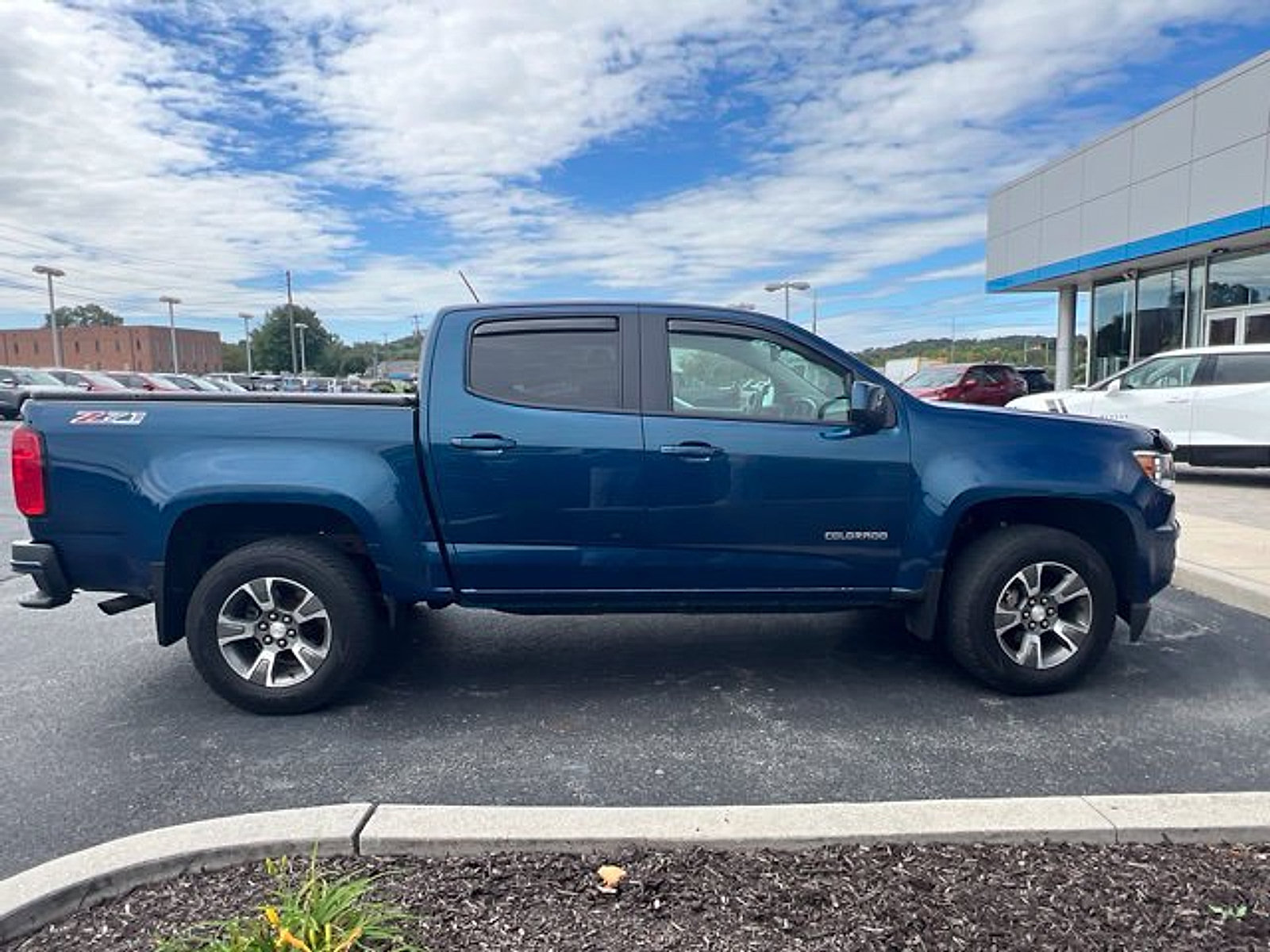 Used 2019 Chevrolet Colorado Z71 AWD/4WD image 7