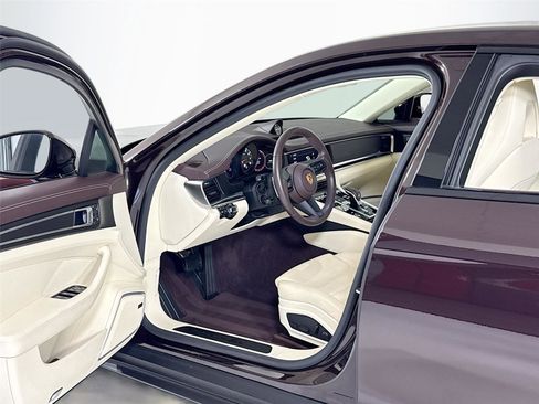 Used 2023 Porsche Panamera Platinum Edition image 11