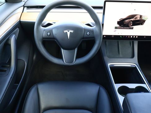 Used 2023 Tesla Model 3 Standard Range RWD image 8