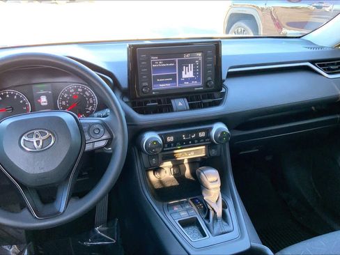 Used 2022 Toyota RAV4 XLE w/ Convenience Package FWD image 7