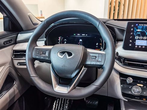 New 2026 INFINITI QX60 Luxe image 17