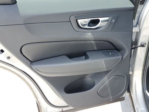 Certified 2023 Volvo XC60 B5 Plus image 10