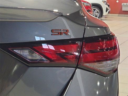 Used 2025 Nissan Sentra SR image 11
