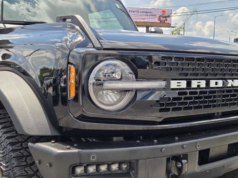 Certified 2024 Ford Bronco Wildtrak AWD/4WD image 4