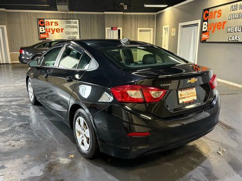 Used 2017 Chevrolet Cruze LS FWD image 4