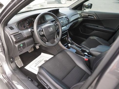 Used 2016 Honda Accord Sport image 8