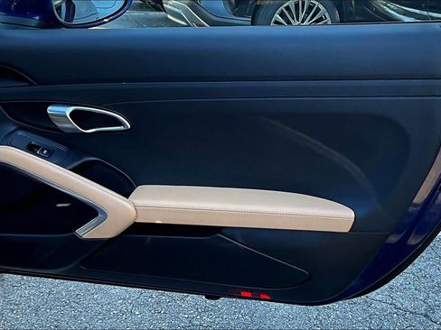 Used 2020 Porsche 718 Boxster RWD image 25