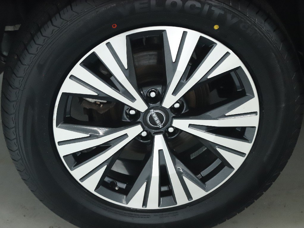 Used 2023 Nissan Rogue SV AWD/4WD image 13