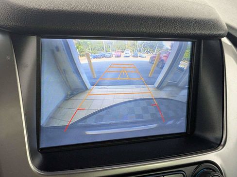 Used 2017 Chevrolet Suburban LT RWD image 22