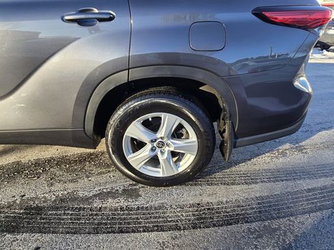 Certified 2023 Toyota Highlander LE image 4