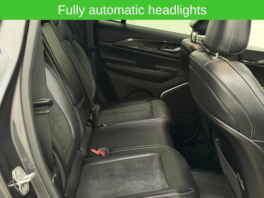 Used 2022 Jeep Grand Cherokee Altitude AWD/4WD image 22