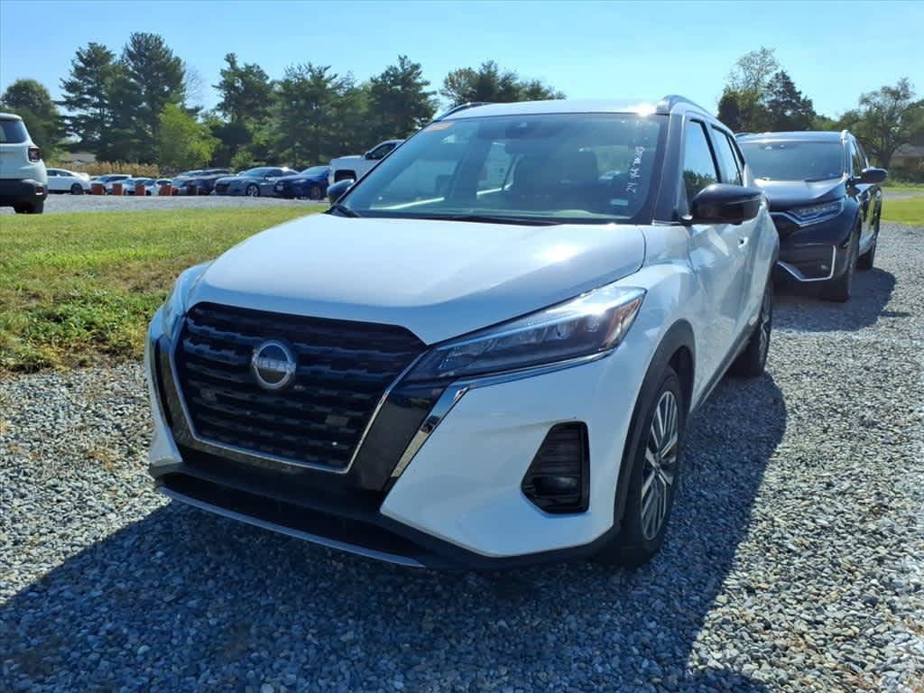 Used 2024 Nissan Kicks SR FWD image 3
