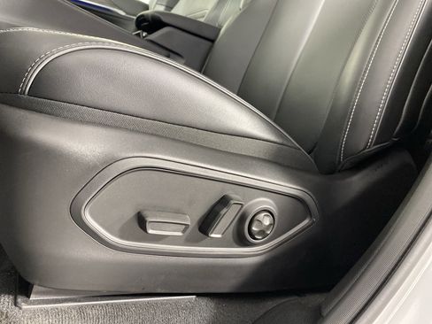 Used 2025 Jeep Grand Cherokee L Overland w/ Trailer Tow Package image 19