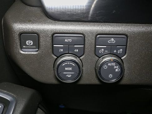 Used 2025 Chevrolet Silverado 1500 LT image 32