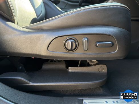 Used 2022 GMC Acadia Denali w/ Denali Ultimate Package image 16