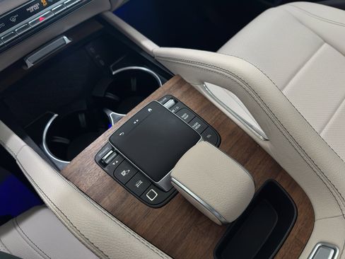 Used 2025 Mercedes-Benz GLE 350 4MATIC image 24