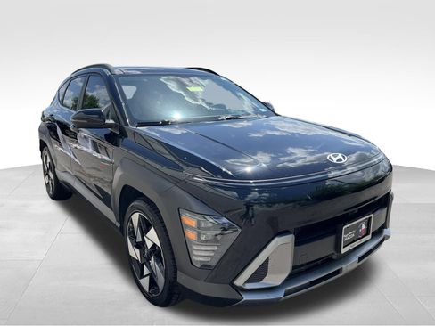 Used 2024 Hyundai Kona Limited FWD image 3