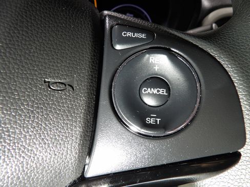 Used 2020 Honda HR-V LX image 18
