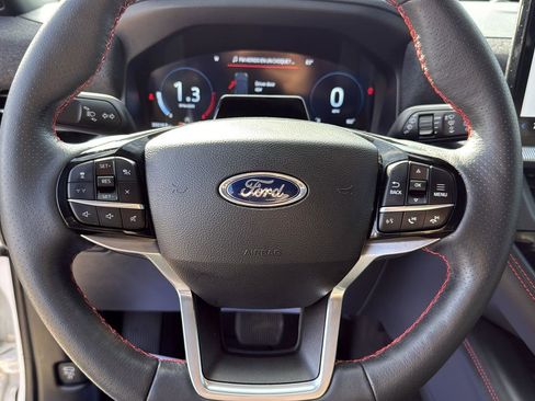 Used 2025 Ford Explorer ST-Line w/ Premium Package image 15