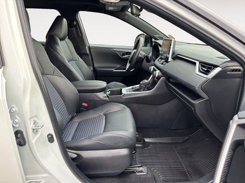 Used 2022 Toyota RAV4 XSE image 10