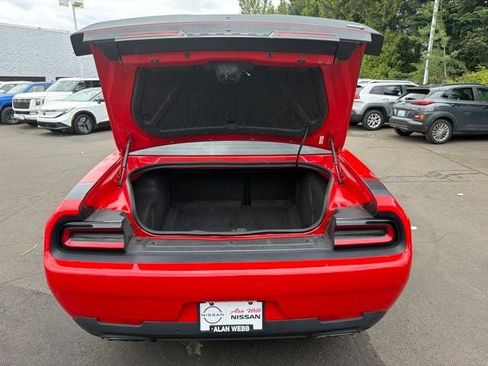 Used 2016 Dodge Challenger R/T Scat Pack w/ Leather Interior Group RWD image 20