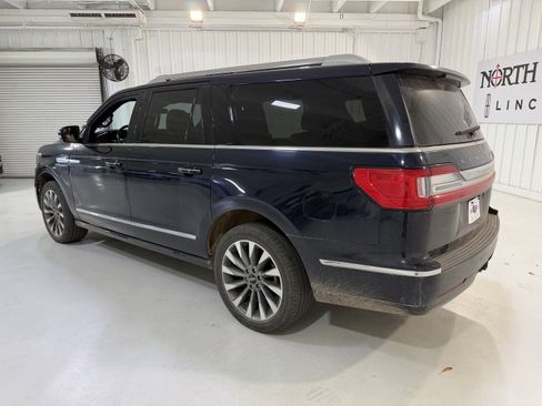 Used 2021 Lincoln Navigator L Reserve image 3