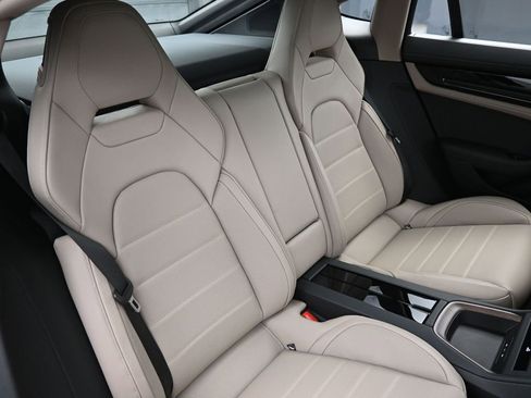 Certified 2025 Porsche Panamera 4 AWD/4WD image 25