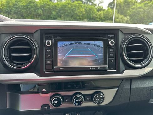 Used 2018 Toyota Tacoma SR5 RWD image 24