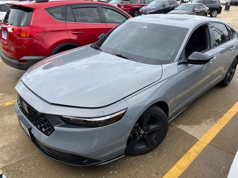 Used 2025 Honda Accord Sport image 1