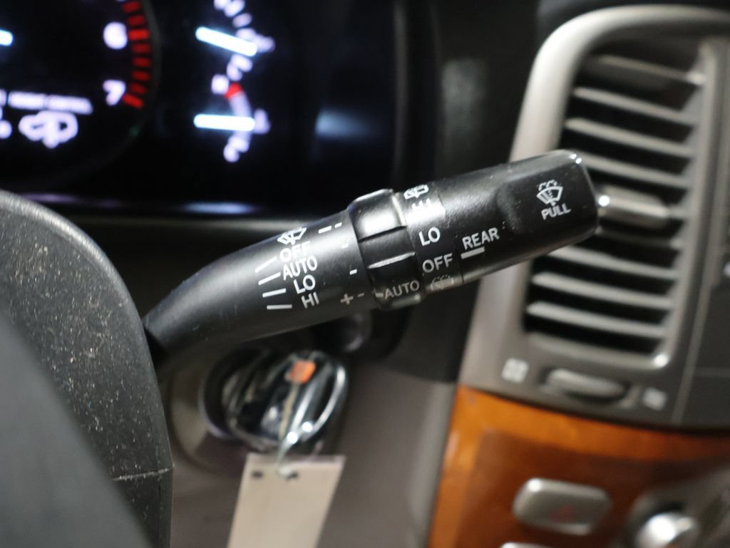 Used 2007 Lexus LX 470 4WD w/ Preferred Accessory Pkg image 35