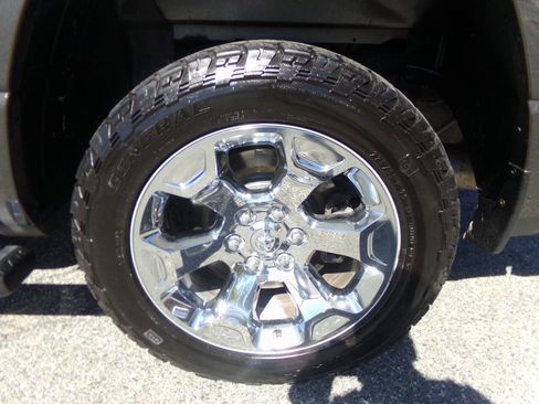Used 2019 RAM 1500 Big Horn AWD/4WD image 18