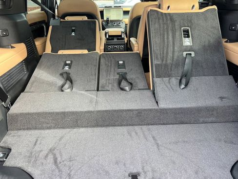 New 2026 Land Rover Defender 130 X-Dynamic SE image 29