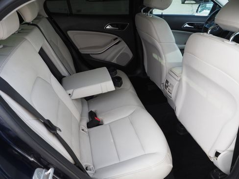 Used 2017 Mercedes-Benz GLA 250 4MATIC image 20